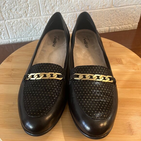 Trotters Shoes - TROTTERS Low Heel Leather Slip-on Loafer Chain + Texture Accent Sz 9.5 Narrow